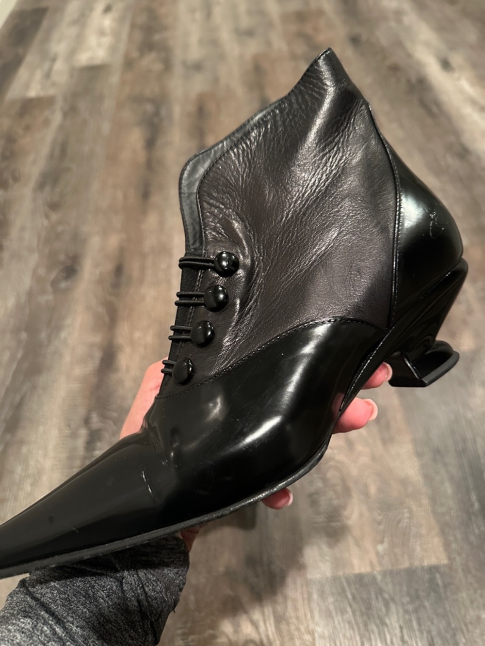 Rare John Fluevog Size 9 Pointed Lace-Up Black Patent Ankle Boots - - Picture 15 of 17